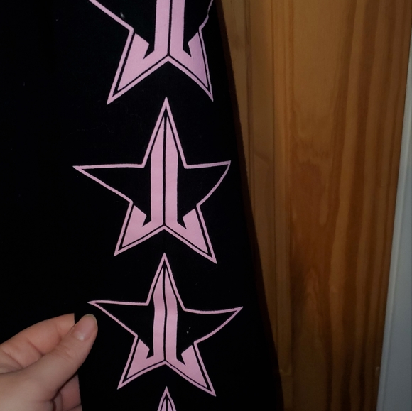 Limited Edition Jeffree Star Cosmetics 5 Year Anniversary Hoodie - Picture 3 of 6